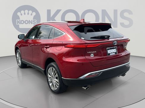 Used 2023 Toyota Venza Limited AWD/4WD image 4