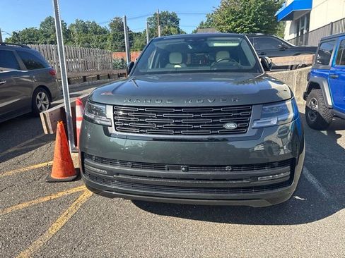 Used 2024 Land Rover Range Rover SE AWD/4WD image 2