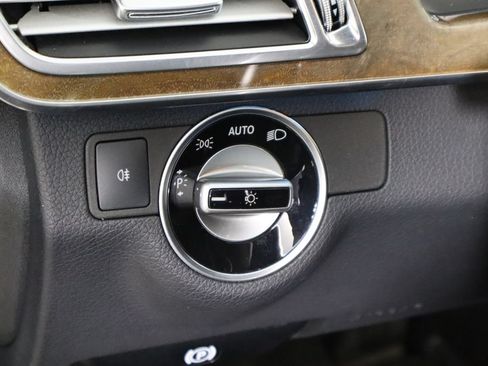 Used 2014 Mercedes-Benz E 550 4MATIC Sedan image 21