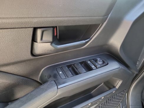 Certified 2024 Toyota Tacoma SR5 AWD/4WD image 17