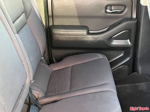 Used 2022 Nissan Frontier SV RWD image 14