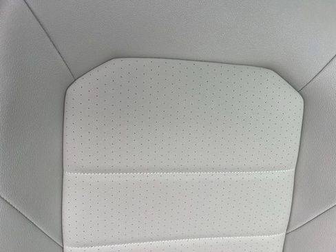 Used 2023 Volkswagen Jetta SE image 38