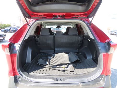 Used 2022 Toyota RAV4 LE image 11