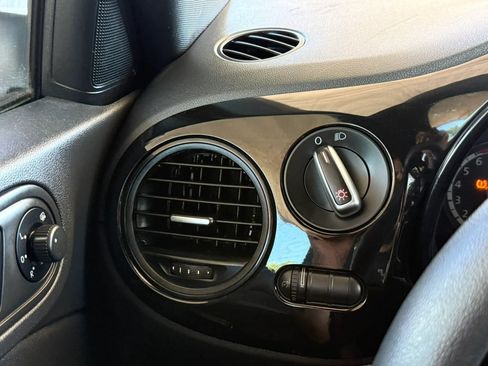 Used 2014 Volkswagen Beetle 2.5 FWD image 27