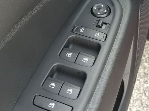 New 2026 Hyundai Venue SE FWD image 18