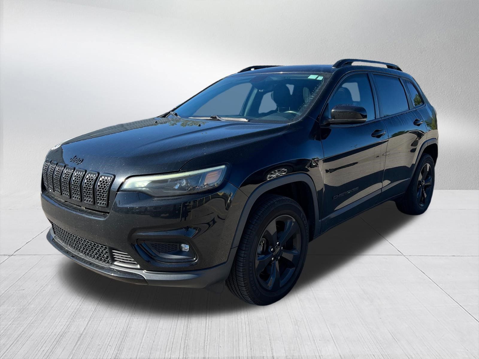 Used 2019 Jeep Cherokee Latitude Plus AWD/4WD image 1