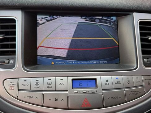 Used 2012 Hyundai Genesis 3.8 w/ Premium Pkg image 11