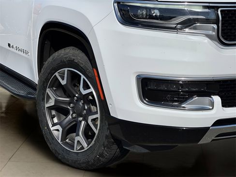 Used 2024 Jeep Wagoneer L Series III w/ Flexible Seating Group image 35