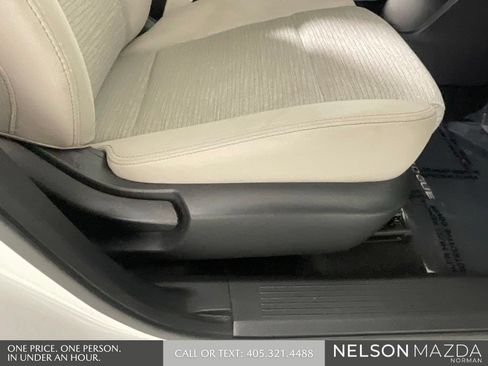 Used 2022 Nissan Rogue SV FWD image 28