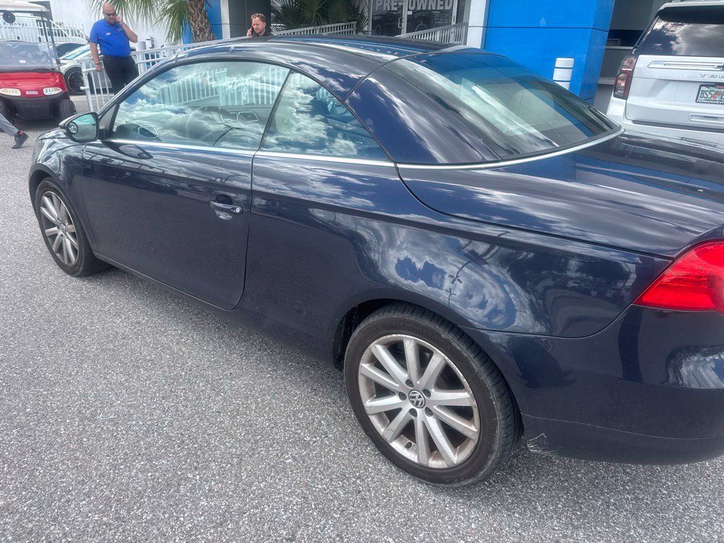 Used 2010 Volkswagen Eos Komfort FWD image 7