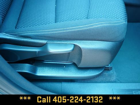 Used 2024 GMC Terrain SLE FWD image 21