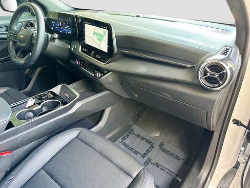 Used 2026 Chevrolet Equinox LT w/ Convenience Package II image 29