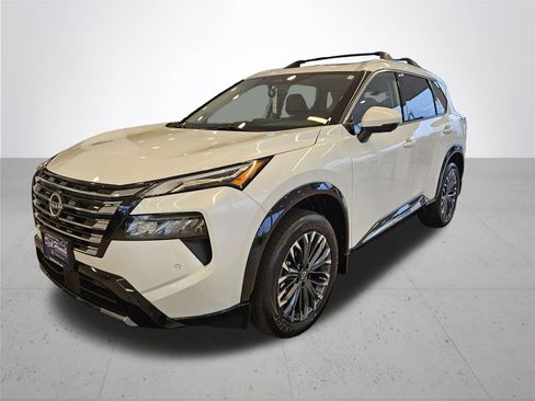 New 2026 Nissan Rogue Platinum image 2