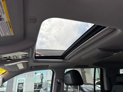 Used 2016 GMC Yukon XL Denali w/ Open Road Package AWD/4WD image 21