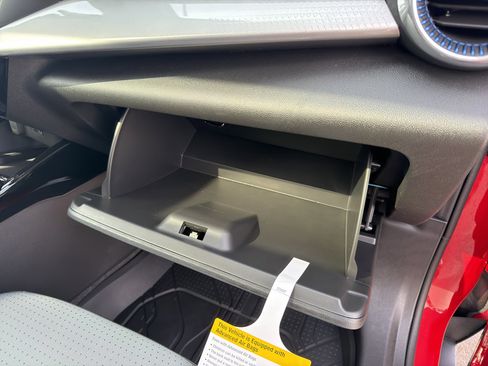 New 2026 Chevrolet Trax LT w/ Sunroof Package image 28