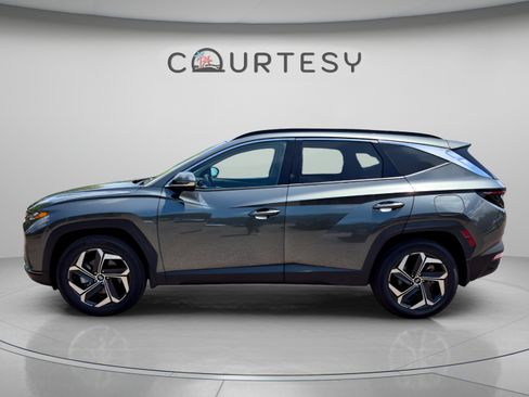 Certified 2023 Hyundai Tucson Limited AWD/4WD image 2