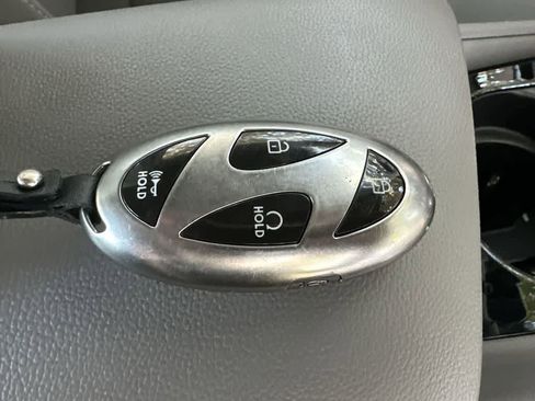 Used 2025 Hyundai Elantra SEL image 28