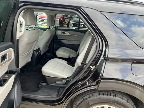 New 2026 Ford Explorer Active w/ Active Comfort Package RWD image 15