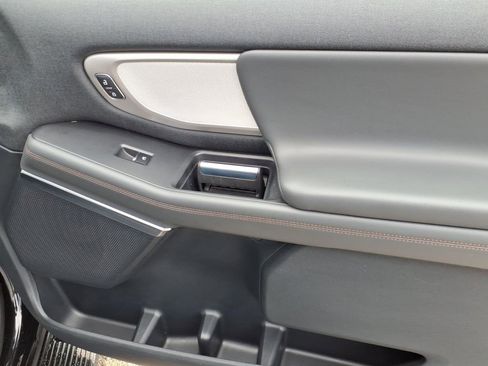 Certified 2025 Ford Expedition Active AWD/4WD image 6