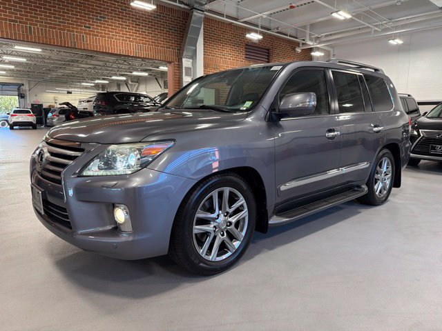 Used 2013 Lexus LX 570 4WD image 3