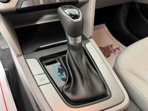 Used 2018 Hyundai Elantra SEL w/ Cargo Package image 21