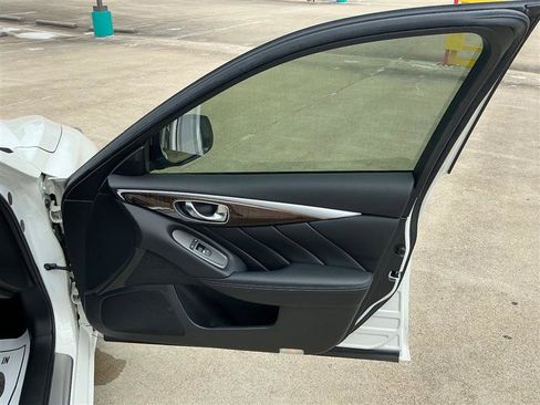 Used 2015 INFINITI Q50 Premium w/ Deluxe Touring Package RWD image 33