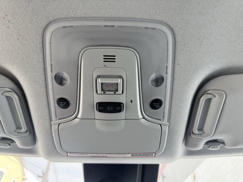 Used 2020 Toyota Prius Prime LE image 31