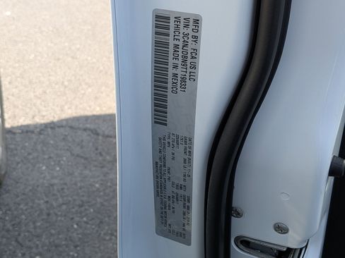 New 2026 Jeep Compass Latitude image 32