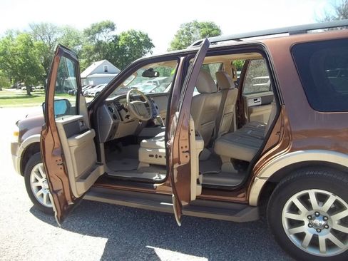Used 2011 Ford Expedition XLT w/ 201A Rapid Spec Order Code AWD/4WD image 9