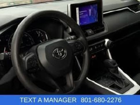 Used 2025 Toyota RAV4 XLE AWD/4WD image 16