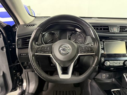 Used 2017 Nissan Rogue SL w/ SL Premium Package image 25