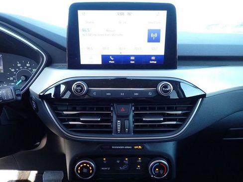 Used 2022 Ford Escape SE image 15