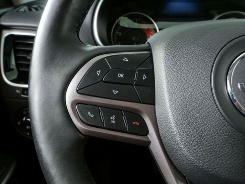 Used 2020 Jeep Cherokee Limited AWD/4WD image 16