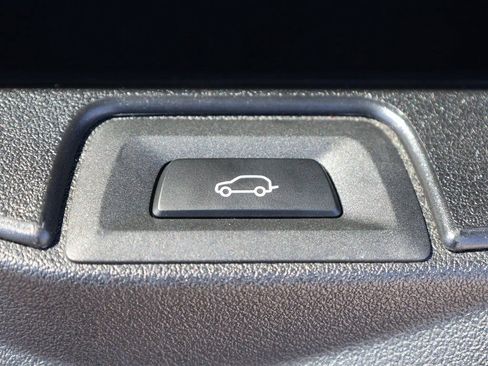 Used 2024 BMW X5 sDrive40i w/ M Sport Package image 10