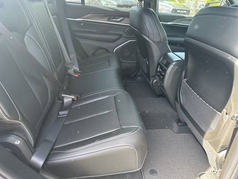 New 2026 Jeep Grand Cherokee Limited RWD image 17