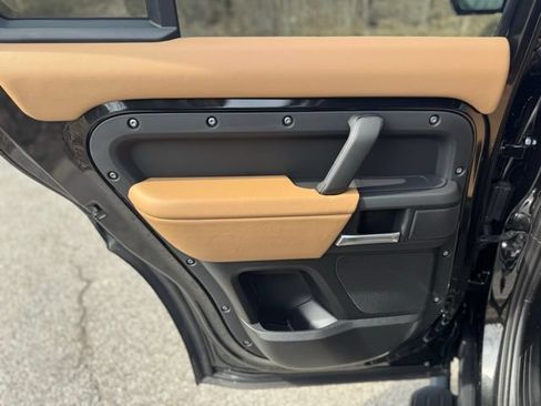 New 2026 Land Rover Defender 110 X-Dynamic SE AWD/4WD image 12