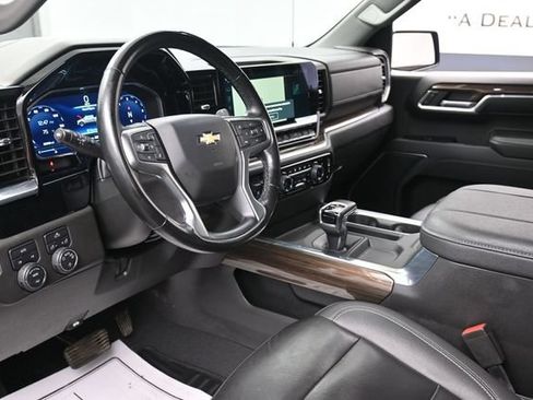 Used 2023 Chevrolet Silverado 1500 LT AWD/4WD image 14