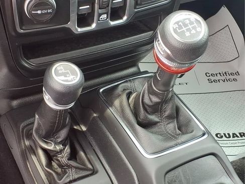 Used 2022 Jeep Wrangler Unlimited Sport AWD/4WD image 11