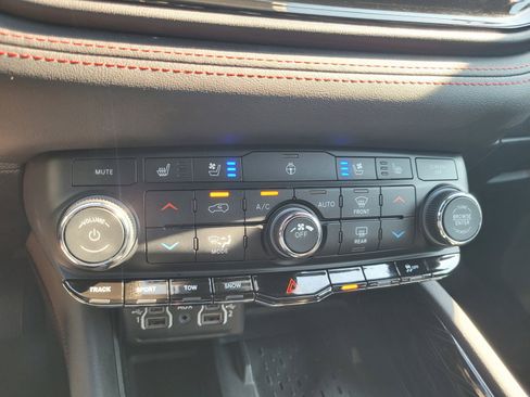 Used 2026 Dodge Durango GT w/ Tow 'N Go Package AWD/4WD image 21