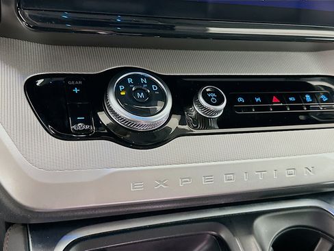 Used 2025 Ford Expedition Max Active image 25