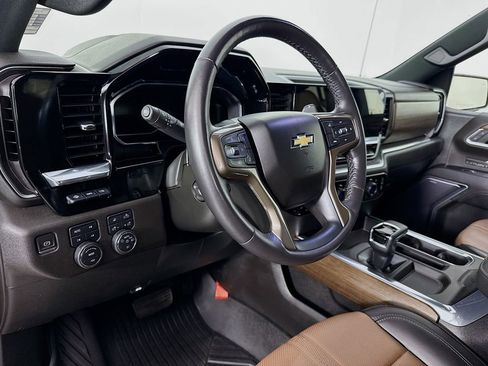 Used 2023 Chevrolet Silverado 1500 High Country w/ Technology Package image 9