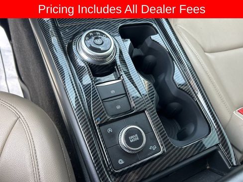 Used 2020 Ford Explorer XLT w/ Equipment Group 202A AWD/4WD image 10