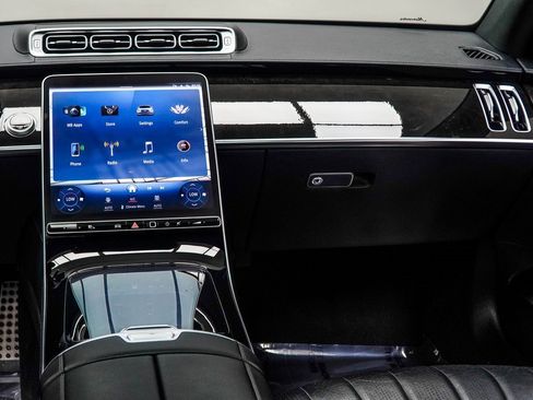 Used 2023 Mercedes-Benz S 500 4MATIC w/ AMG Line image 17