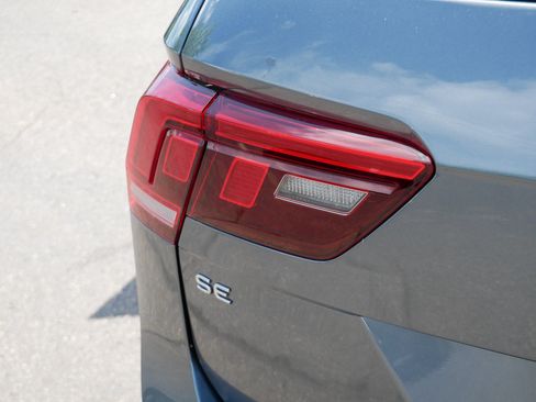 Certified 2023 Volkswagen Tiguan SE R-Line AWD/4WD image 17