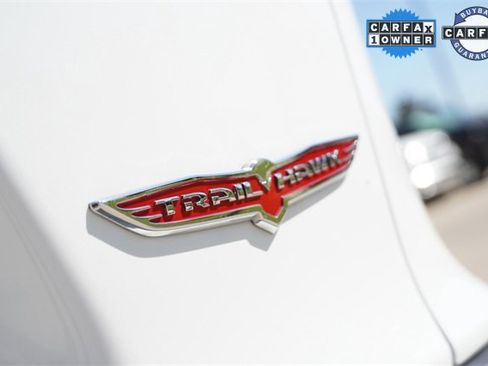 Used 2022 Jeep Cherokee Trailhawk image 14