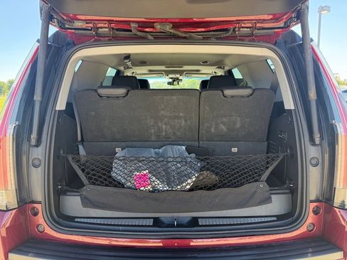 Used 2019 Cadillac Escalade Luxury AWD/4WD image 17