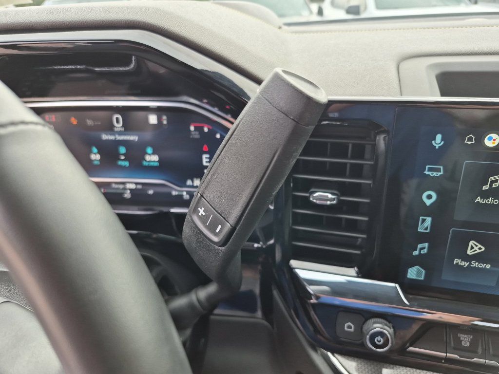 Used 2025 Chevrolet Silverado 2500 ZR2 w/ Technology Package AWD/4WD image 31