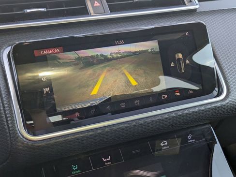 Used 2018 Land Rover Range Rover Velar R-Dynamic SE image 23