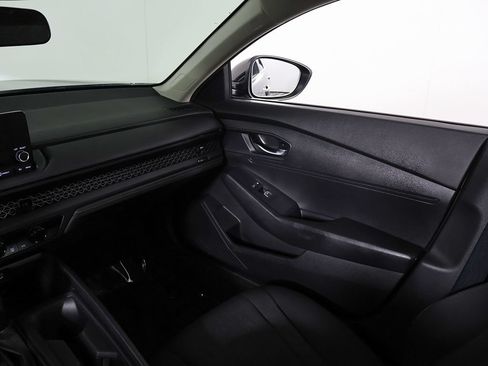 Used 2025 Honda Accord LX image 32