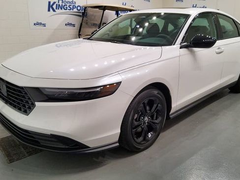 Certified 2025 Honda Accord SE image 44
